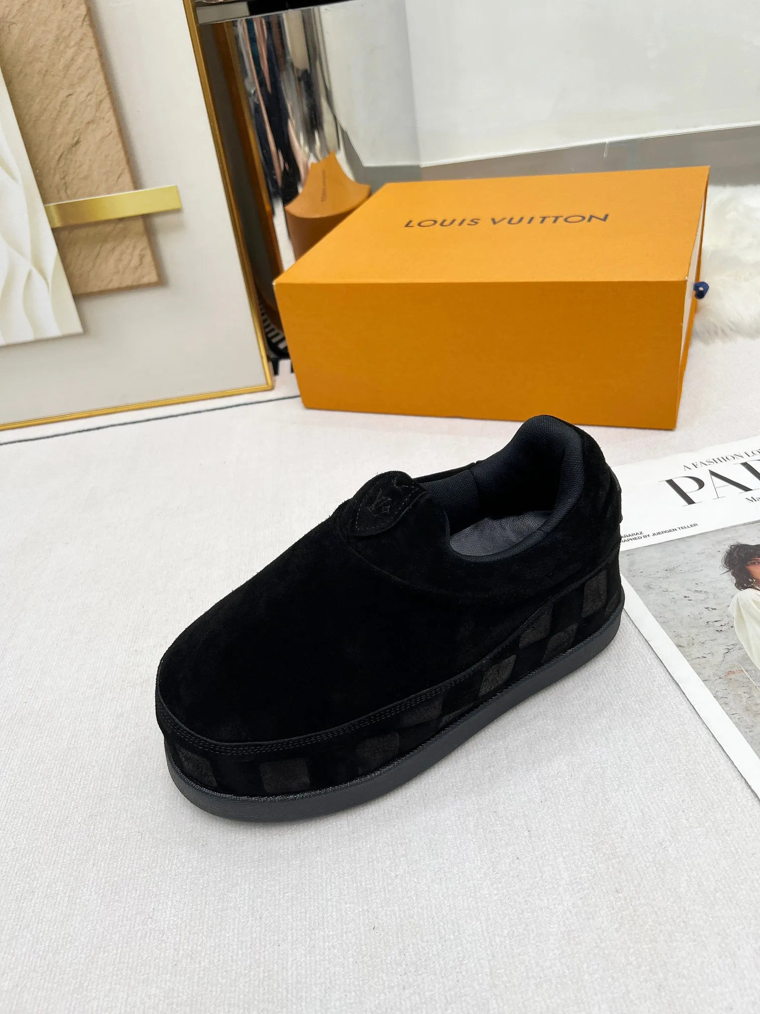 👟👟Ex-factory price 660👟👟 louis vuitton (Louis Vuitton/lv)🔍Autumn and winter~Ugly little chubby, new shoe style YETI🔥🔥🔥🔥 Super street-style bread shoes are here! ! ! Chubby is so cute~💞 What a great tool for showing off slim legs! The inner height is increased by 5 cm, the legs are longer and thinner, and the beef tendon bottom is super comfortable, suitable for couples 💞💞💞💞 Fabric: imported high mercerized ox velvet embossed craftsmanship Number of yards: 35-45 yards (46🉑custom-made, non-returnable)